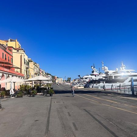 Casa Vacanza " La Rosa " Imperia Liguria Luaran gambar