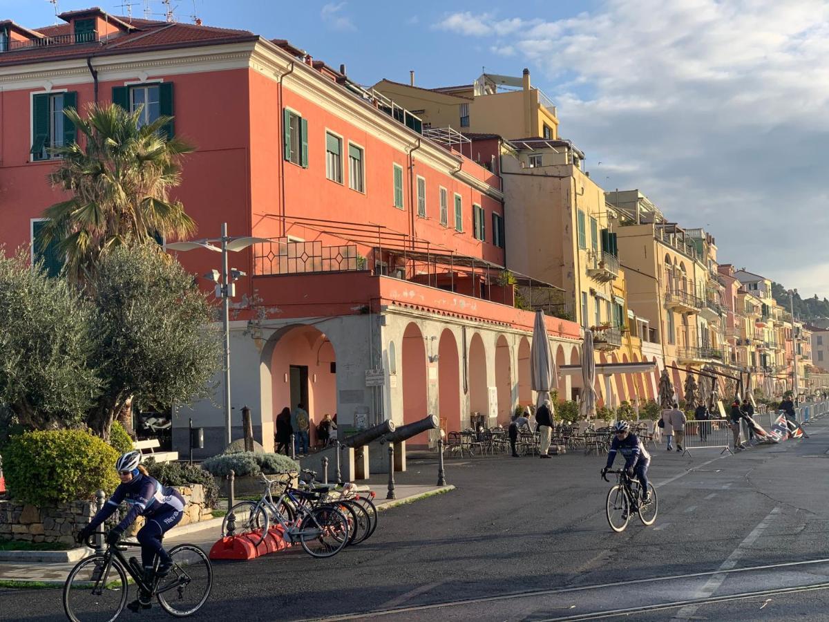 Casa Vacanza " La Rosa " Imperia Liguria Luaran gambar