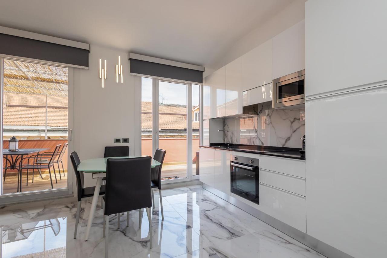 Casa Vacanza " La Rosa " Imperia Liguria Luaran gambar