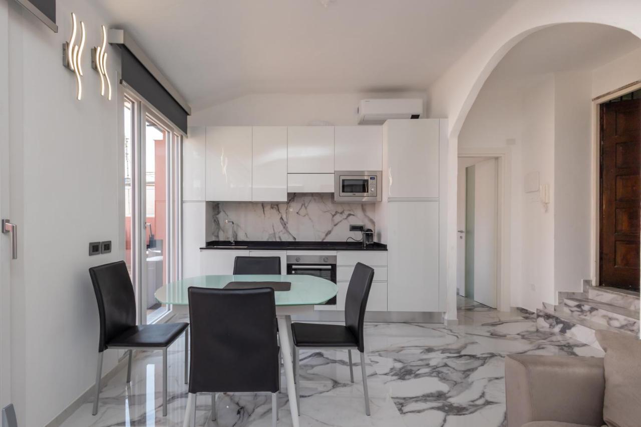 Casa Vacanza " La Rosa " Imperia Liguria Luaran gambar