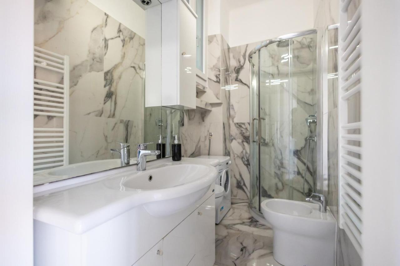 Casa Vacanza " La Rosa " Imperia Liguria Luaran gambar