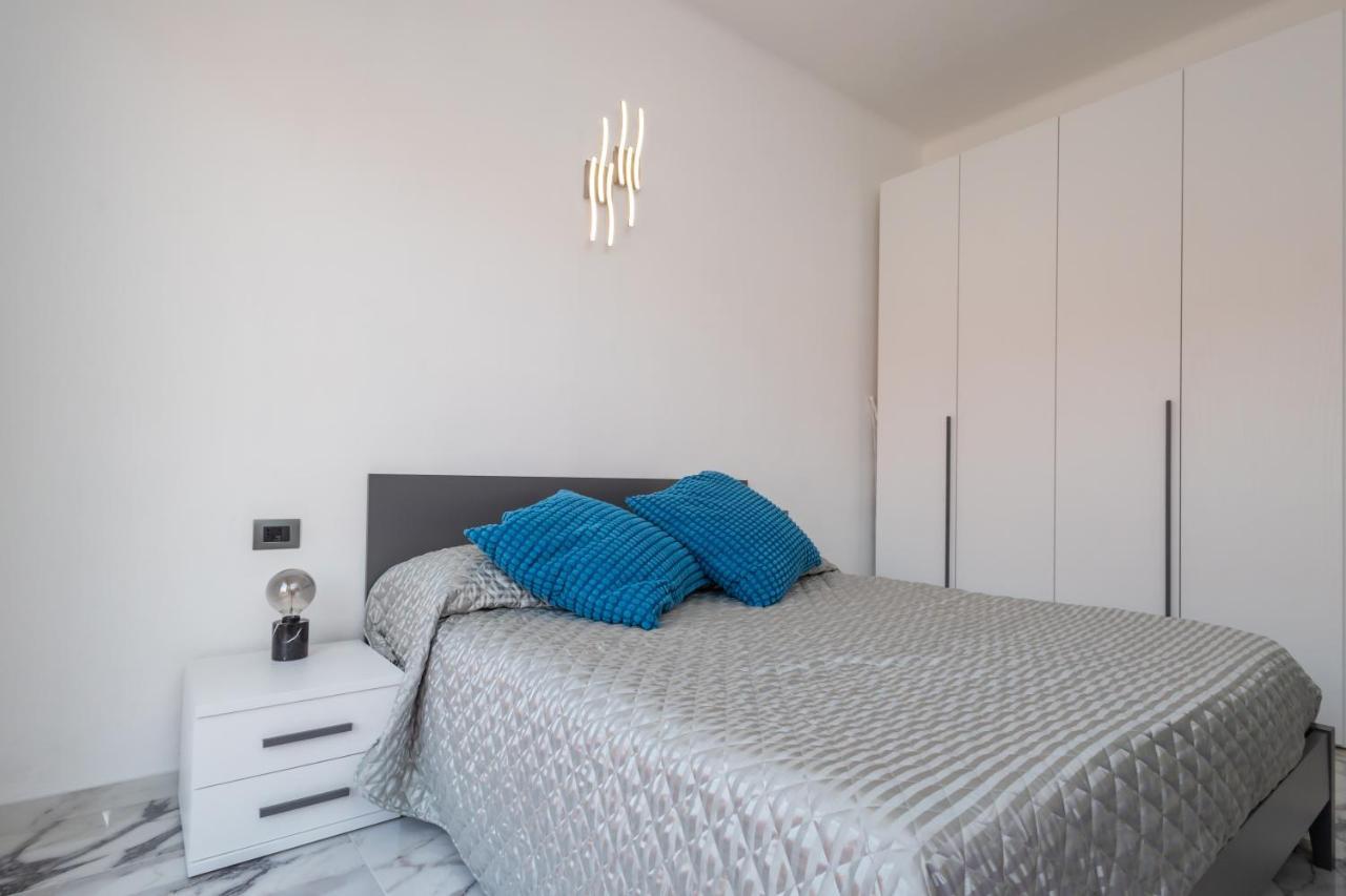 Casa Vacanza " La Rosa " Imperia Liguria Luaran gambar