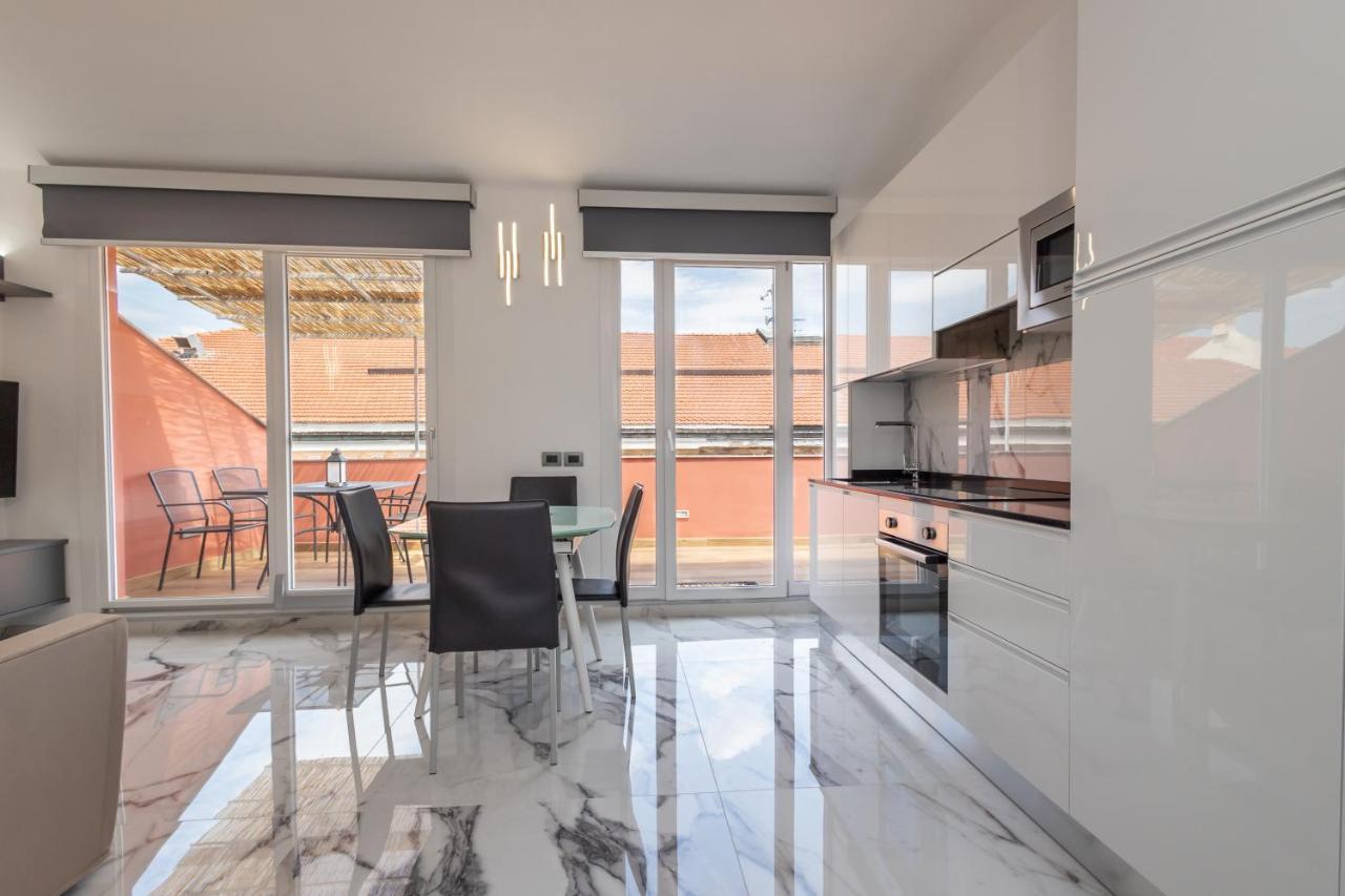Casa Vacanza " La Rosa " Imperia Liguria Luaran gambar