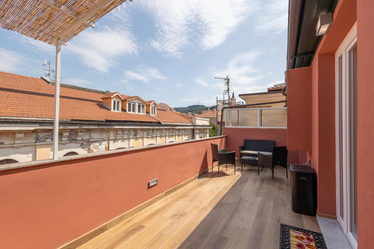 Casa Vacanza " La Rosa " Imperia Liguria Luaran gambar