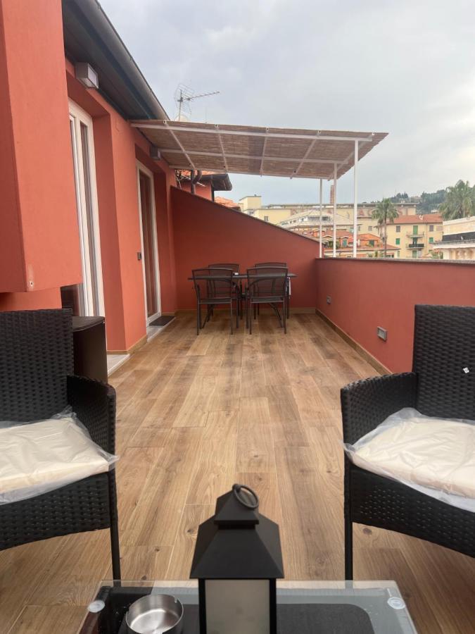 Casa Vacanza " La Rosa " Imperia Liguria Luaran gambar