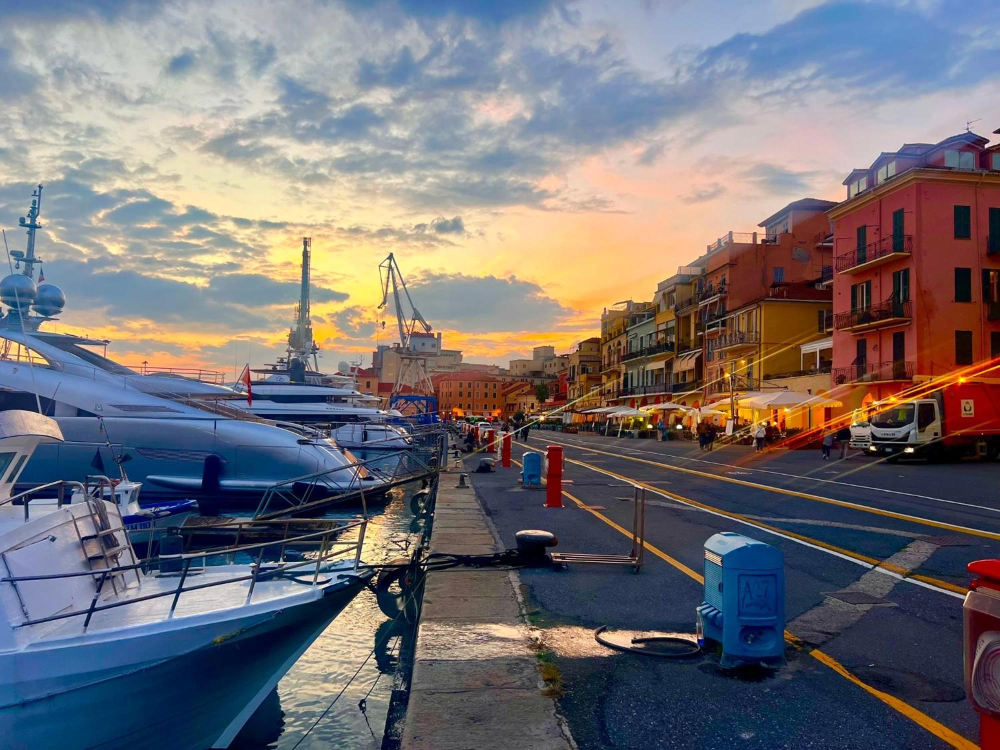 Casa Vacanza " La Rosa " Imperia Liguria Luaran gambar